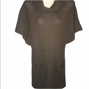 Pretty short sleeve turtleneck tunic sweater